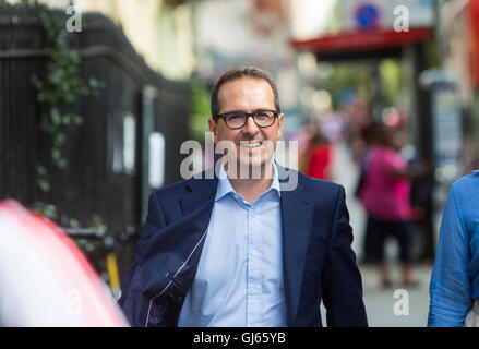 Direction du travail,challenger Owen Smith,arrive à prononcer un discours au centre de Londres.Il conteste Jeremy Corbyn. Banque D'Images