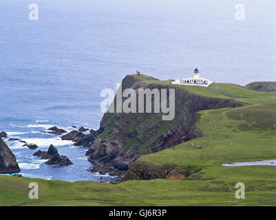 Phare Nord dh FAIR ISLE SHETLAND de falaises de la côte nord de l'Ecosse du nord phares Phare Banque D'Images