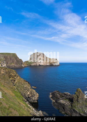 dh Sheep Rock Vaasetter FOIRE ILE ECOSSE ILES Grande mer Empilez les Heelors paysage scottish Coast national Trust île Banque D'Images