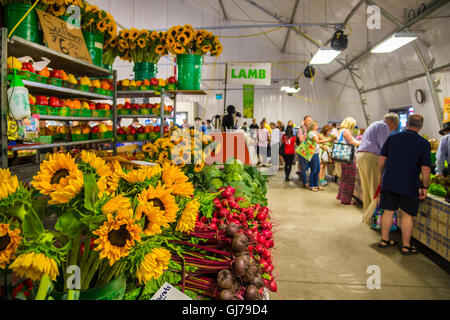 Toronto, CA - 2 juillet 2016 : l'intérieur de St Lawrence Market, Toronto, Ontario, Canada Banque D'Images