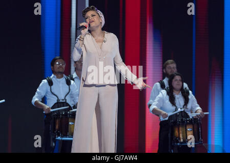 Singer l'Andra effectue jour pendant le 2e jour de la Convention Nationale Démocratique à la Wells Fargo Center le 26 juillet 2016 à Philadelphie, Pennsylvanie. Banque D'Images