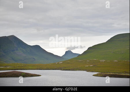 Quinag, spidean coinich sur les rives du Loch Assynt, North West Highlands, Ecosse, Banque D'Images