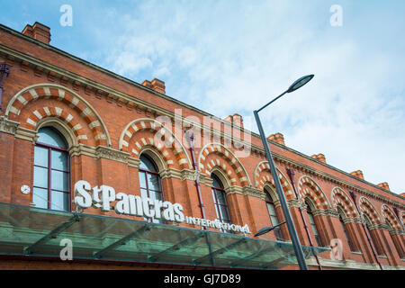 St Pancras International, Londres, Angleterre, Royaume-Uni, Europe Banque D'Images