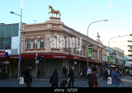 Banque Bendigo au coin de Macquarie Street et Church Street, Parramatta. Banque D'Images