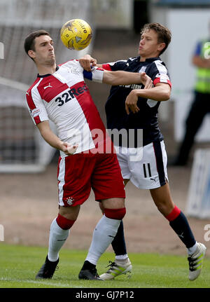 Lee Wallace des Rangers et Dundee's Danny Williams bataille pour le ballon pendant le match de championnat de Ladbrokes Dens Park, Dundee. Banque D'Images