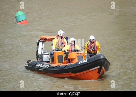 Severn Salon Rescue Association SARA Lifeboat exercice sur la rivière Wye à Chepstow Wales UK Banque D'Images