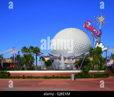 Orlando, Floride, USA. Le 31 janvier, 2006. Vaisseau spatial Terre avec la baguette magique de Mickey Mouse, ajouté en 2000, retiré en 2007, à Epcot. Banque D'Images