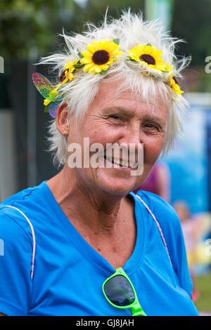 Burley, Hampshire, Royaume-Uni. 13e Août 2016. Femme hauts habillés comme des contes de fée à la New Forest Festival, Burley, Hampshire, Royaume-Uni en août Crédit : Carolyn Jenkins/Alamy Live News Banque D'Images