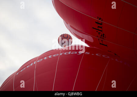 Bristol, Royaume-Uni. 14Th Aug 2016. Red Letter Days de ballons à la Bristol International Balloon Fiesta Crédit : Keith Larby/Alamy Live News Banque D'Images