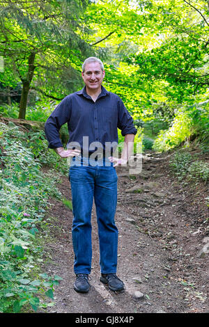 Otley Chevin Park, Leeds, West Yorkshire, Royaume-Uni. 14 août, 2016. Greg Mulholland ; MP libéral démocrate de Leeds North West ; le plaisir d'un dimanche après-midi à pied sur Otley Chevin Park, Leeds, West Yorkshire, Angleterre, Royaume-Uni, le 14 août - 08 - 2016 : Crédit Les Wagstaff/Alamy Live News Banque D'Images