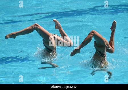 Rio de Janeiro, Brésil. 14 août, 2016. Katie Clark (GBR) et Olivia Frederici (GBR). La natation synchronisée. Duos programme libre de préliminaires. Le Centre Aquatique Maria Lenk. Parc olympique. Rio de Janeiro. Le Brésil. 14/08/2016. Credit : Sport en images/Alamy Live News Banque D'Images