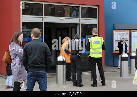 La gare et station de métro Partick évacué et fermé en alerte de sécurité. Banque D'Images