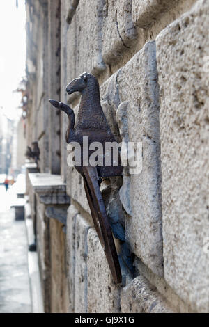 Ancien anneau métallique d'horse à Sienne, Toscane, Italie Banque D'Images