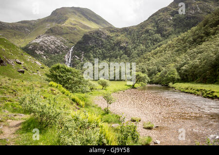 Glen Nevis et l'Steall Falls, Fort William, Scotland Banque D'Images