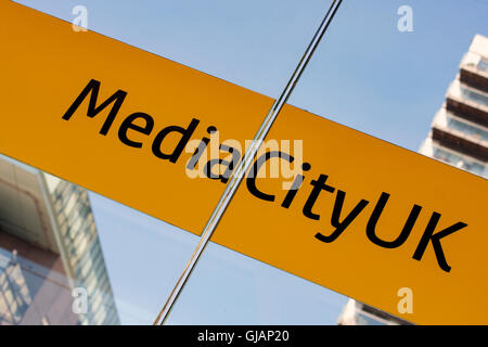 Signe l'arrêt de tramway à MediaCityUK Banque D'Images