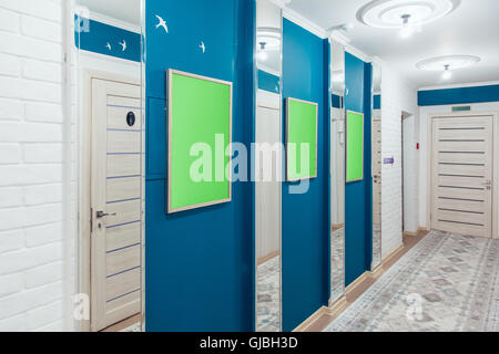 Le couloir de l'établissement hostel. wc. Les chambres l'intérieur. Banque D'Images