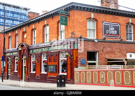 Lass O Gowrie pub, 36 Charles Street, Manchester, North West England, UK, M1 7DB Banque D'Images