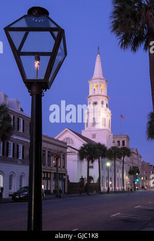 L'église Saint-Michel, au crépuscule, Charleston, Caroline du Sud Banque D'Images