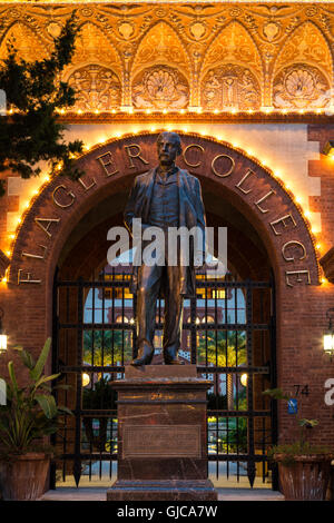 Henry Flagler Statue à Flagler College à Saint Augustine, Floride Banque D'Images