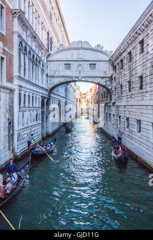 Pont des Soupirs, Venise, Vénétie, province de l'Italie. Banque D'Images
