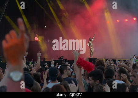 Budapest, Hongrie. 14Th Aug 2016. La chanteuse britannique Tinie Cet effectue au cours d'un concert au festival Sziget sur l'Île Obuda à Budapest, Hongrie, 14 août 2016. Credit : Attila Volgyi/Xinhua/Alamy Live News Banque D'Images