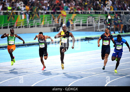 Rio de Janeiro, Brésil. 14Th Aug 2016. Usain Bolt de la Jamaïque (C)réagit après la finale du 100m hommes au Jeux Olympiques de Rio 2016 à Rio de Janeiro, Brésil, le 14 août 2016. Usain Bolt a remporté la médaille d'or avec 9,81. Credit : Yan Yan/Xinhua/Alamy Live News Banque D'Images