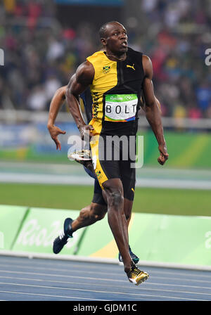 RIO DE JANEIRO, Brésil - le 14 août : La Jamaïque d'Usain Bolt en finale du 100m hommes au cours de la séance nocturne le jour 9 de l'athlétisme aux Jeux Olympiques de Rio 2016 au Stade olympique le 14 août 2016 à Rio de Janeiro, Brésil. (Photo de Roger Sedres/Gallo Images) Banque D'Images