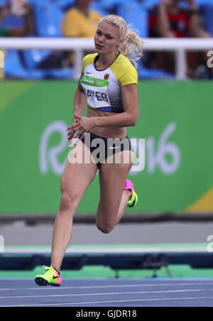 Rio de Janeiro, Brésil. Août 15, 2016. Lisa Mayer de l'Allemagne participe à 200m de la femme de la chaleur de l'athlétisme, l'athlétisme pendant le Rio Jeux Olympiques de 2016 au Stade olympique à Rio de Janeiro, Brésil, 15 août 2016. Photo : Michael Kappeler/dpa/Alamy Live News Banque D'Images