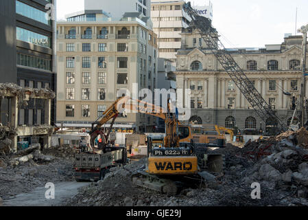 Auckland, Nouvelle-Zélande. 16 août, 2016. La démolition de l'Années 1970 Downtown Shopping Centre a commencé à Auckland CBD. C'est ouvrant la voie à la baie commerciale et un nouveau podium au détail 39 étages d'une tour à bureau de PWC. Credit : Vadim Boussenko/Alamy Live News Banque D'Images