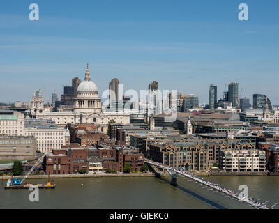 La ville de Londres avec la Cathédrale St Paul Banque D'Images