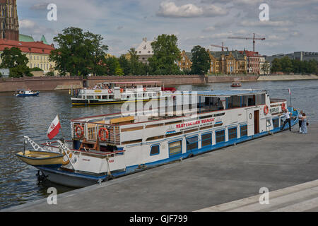 Les bateaux de plaisance sur l'Oder près de Ostrow Tumski Wroclaw Basse Silésie Pologne Banque D'Images