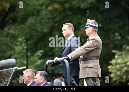 Varsovie, Pologne. Août 15, 2016. Le Président Andrzej Duda arrive pour l'Armée polonaise de ces journées. Credit : Jakob Ratz/Pacific Press/Alamy Live News Banque D'Images