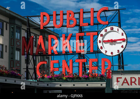 Le marché de Pike Place en néon, Seattle, Washington, USA Banque D'Images