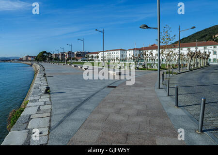 Promenade Santona, Cantabria, ESPAGNE, Banque D'Images