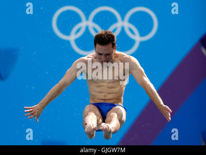 Rio de Janeiro, Brésil. 16 août, 2016. Oliver Dingley de l'Irlande (IRL) passe de la hommes tremplin'spendant les Jeux Olympiques 2016 ing plongée dans le Aquatenter Maria Lenk. Non disponible pour l'attribution de licences dans la Chine de l'INA (Photo : Rodolfo Buhrer/La/Fotoarena Imagem) Crédit : Foto Arena LTDA/Alamy Live News Banque D'Images