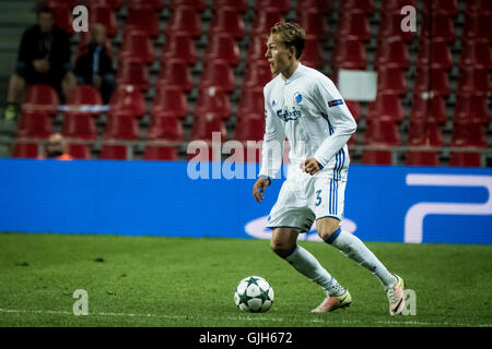 Danemark, Copenhague, 16 août 2016. Augustinsson Ludwig (3) du FC Copenhague pendant la Ligue des Champions match play-off entre FC Copenhague et APOEL NICOSIE Nicosie FC à Telia Parken. De : Kim M. Leland/Alamy Live News Banque D'Images