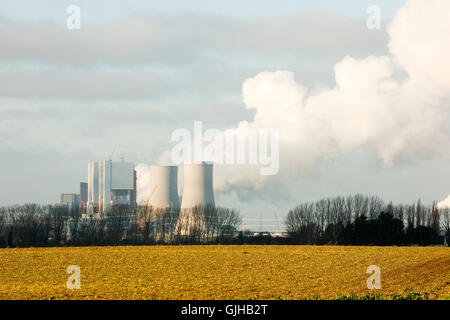 BRD, Deutschland, NRW, Rhein-Kreis Neuss, Grevenbroich, Neurath, RWE-Kraftwerk Neurath, rechts die Baustelle des neuen Kraftwerk Banque D'Images