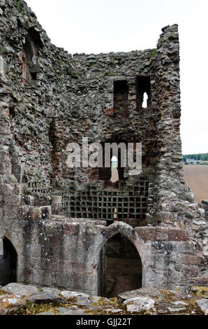 Une partie de la demeure de Hailes Castle sur les rives de la North Tyne River, près de Haddington, Ecosse. Banque D'Images