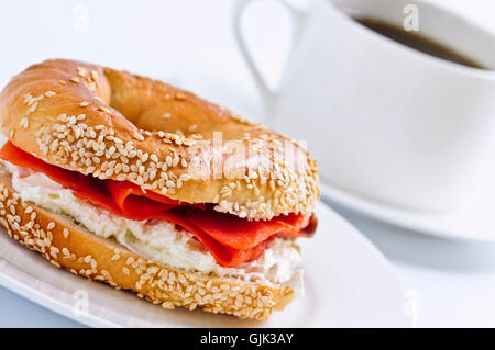 Bagel au saumon fumé Banque D'Images