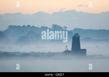 Lever de soleil sur les marais Broadland, Norfolk Banque D'Images