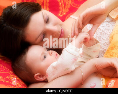 Mère maternité bébé Banque D'Images