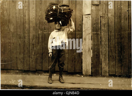 Lewis Hine, Philip Deacon, environ 10 ans, Boston, Massachusetts, 1912 Banque D'Images