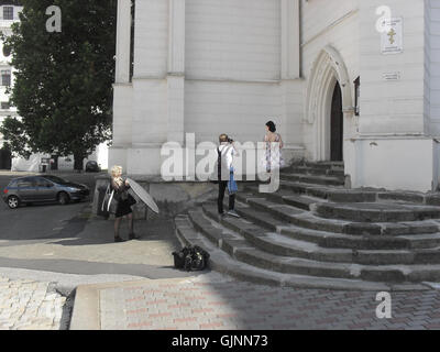 Cette image fait référence à la Kostel sv. Jana, une église de Teplice, République tchèque, avec une date précise (21) marquant probablement un événement ou une caractéristique notable lié à l'histoire ou aux activités de l'église. Banque D'Images