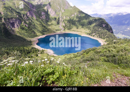 Le lac de Tremorgio sur le Canton du Tessin dans les Alpes Suisses Banque D'Images