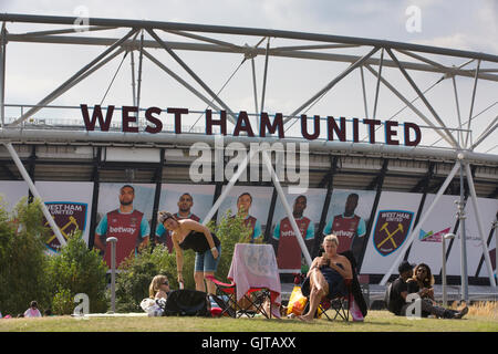 Stade olympique de Stratford, la nouvelle maison à West Ham United Football Club, Queen Elizabeth Olympic Park, Londres, UK Banque D'Images