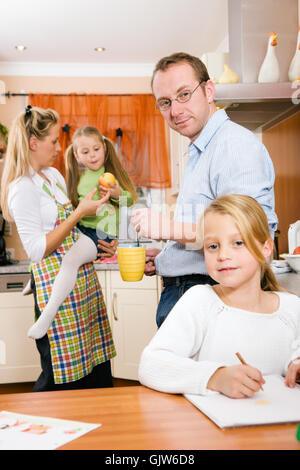 - Tous les jours dans la cuisine familiale Banque D'Images