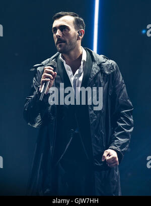 Marco Mengoni perofrms en concert au Zenith avec : Marco Mengoni Où : Rome, Italie Quand : 12 mai 2016 Credit : IPA/WENN.com **Uniquement disponible pour publication au Royaume-Uni, USA, Allemagne, Autriche, Suisse** Banque D'Images