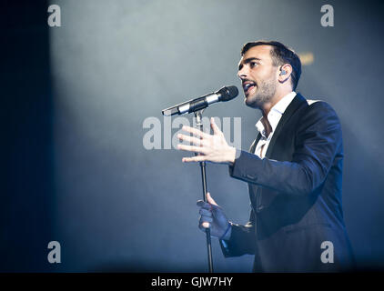 Marco Mengoni perofrms en concert au Zenith avec : Marco Mengoni Où : Rome, Italie Quand : 12 mai 2016 Credit : IPA/WENN.com **Uniquement disponible pour publication au Royaume-Uni, USA, Allemagne, Autriche, Suisse** Banque D'Images