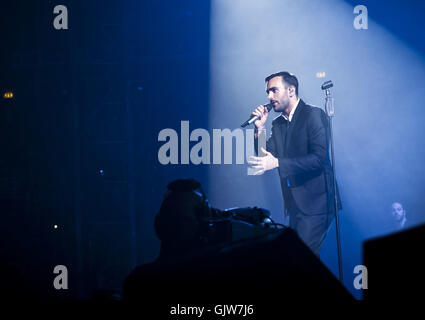 Marco Mengoni perofrms en concert au Zenith avec : Marco Mengoni Où : Rome, Italie Quand : 12 mai 2016 Credit : IPA/WENN.com **Uniquement disponible pour publication au Royaume-Uni, USA, Allemagne, Autriche, Suisse** Banque D'Images