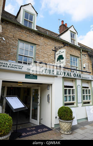 La Royal Oak House Public un 16ème siècle High Street Freehouse Witney Oxfordshire, UK Banque D'Images